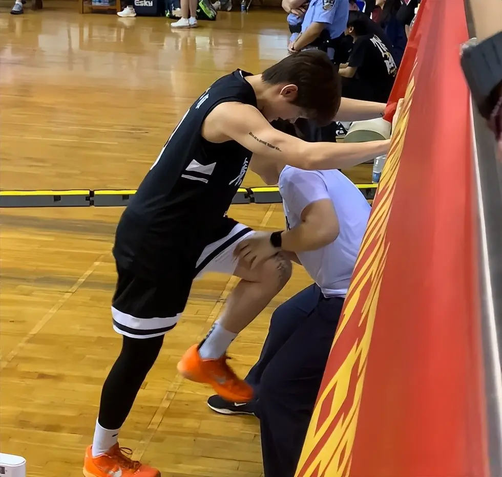 日晚上, 球突破, 强杀篮下时 日晚上, 球突破, 强杀篮下时